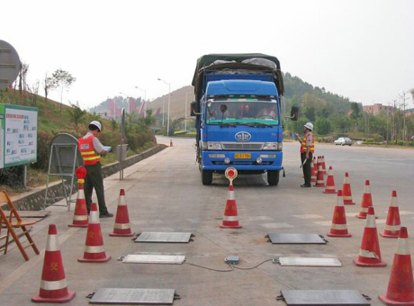 軸重秤-高速公路交警專用地磅、便攜式公路超載檢測系統(tǒng)